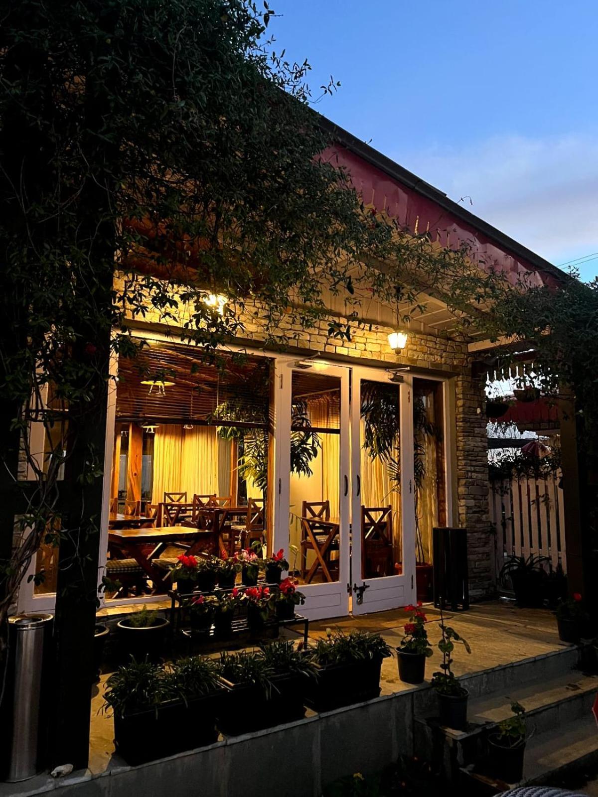 The Birdcage, Mukteshwar Hotel Bagian luar foto