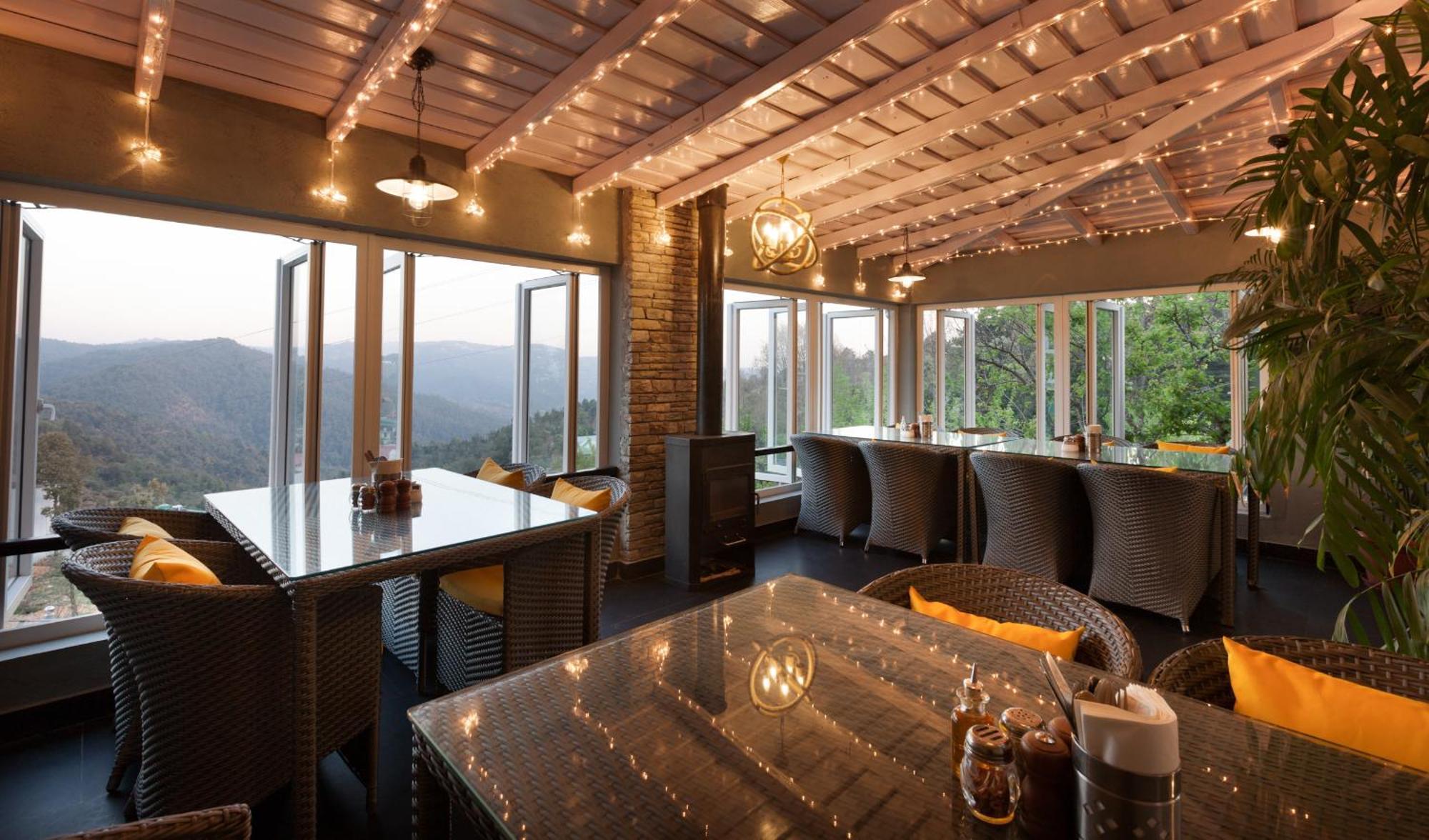 The Birdcage, Mukteshwar Hotel Bagian luar foto