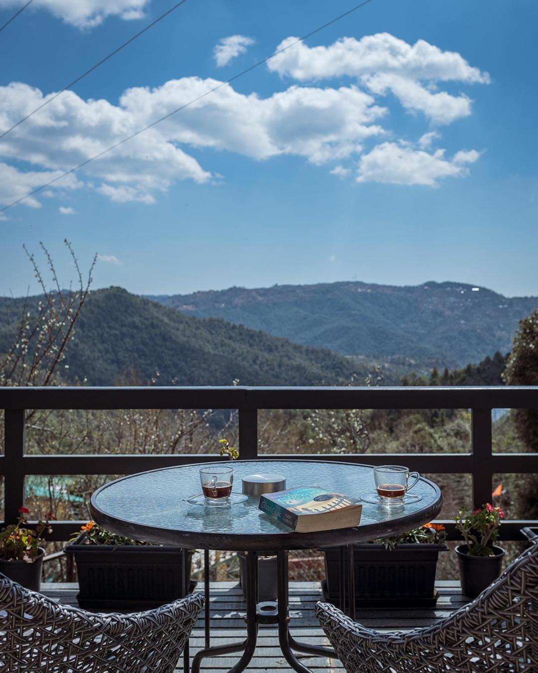 The Birdcage, Mukteshwar Hotel Bagian luar foto